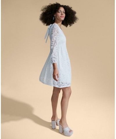 Lace Empire-Waist Bow-Back Shift Dress Inc White $29.69 Dresses